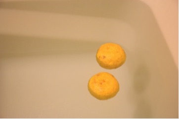 湯 やり方 ゆず 柚子風呂ってなぜ冬至に入るの？効果や入り方＆使った柚子の使い道も！｜じゃらんニュース